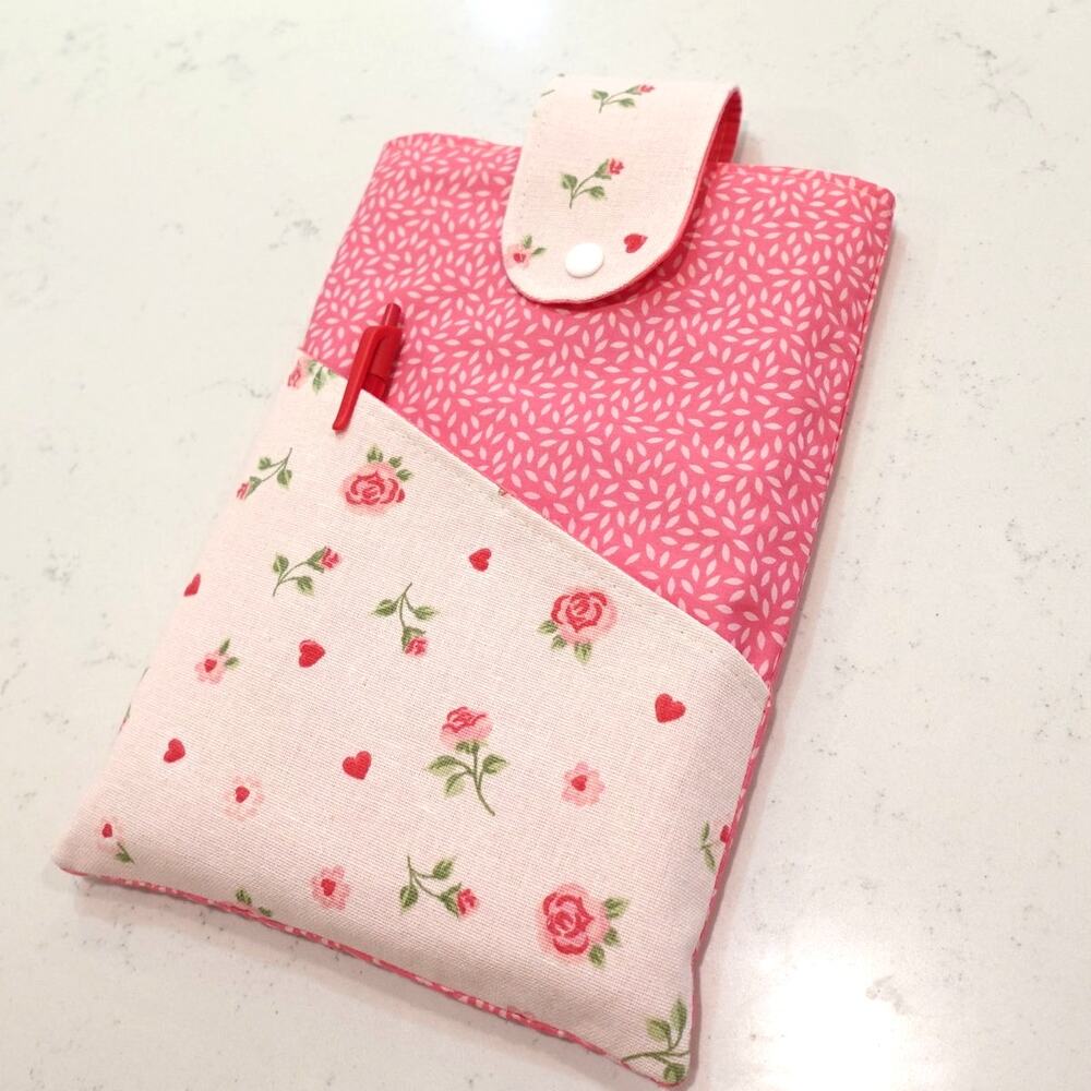 ROMANTIC BOOK SLEEVE OR KINDLE HOLDER WITH POCKET AND SNAP CLOSURE